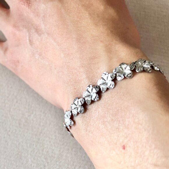 14K Real Solid White Gold Plumeria Frangipani Flower Bracelet - Picture 3 of 11